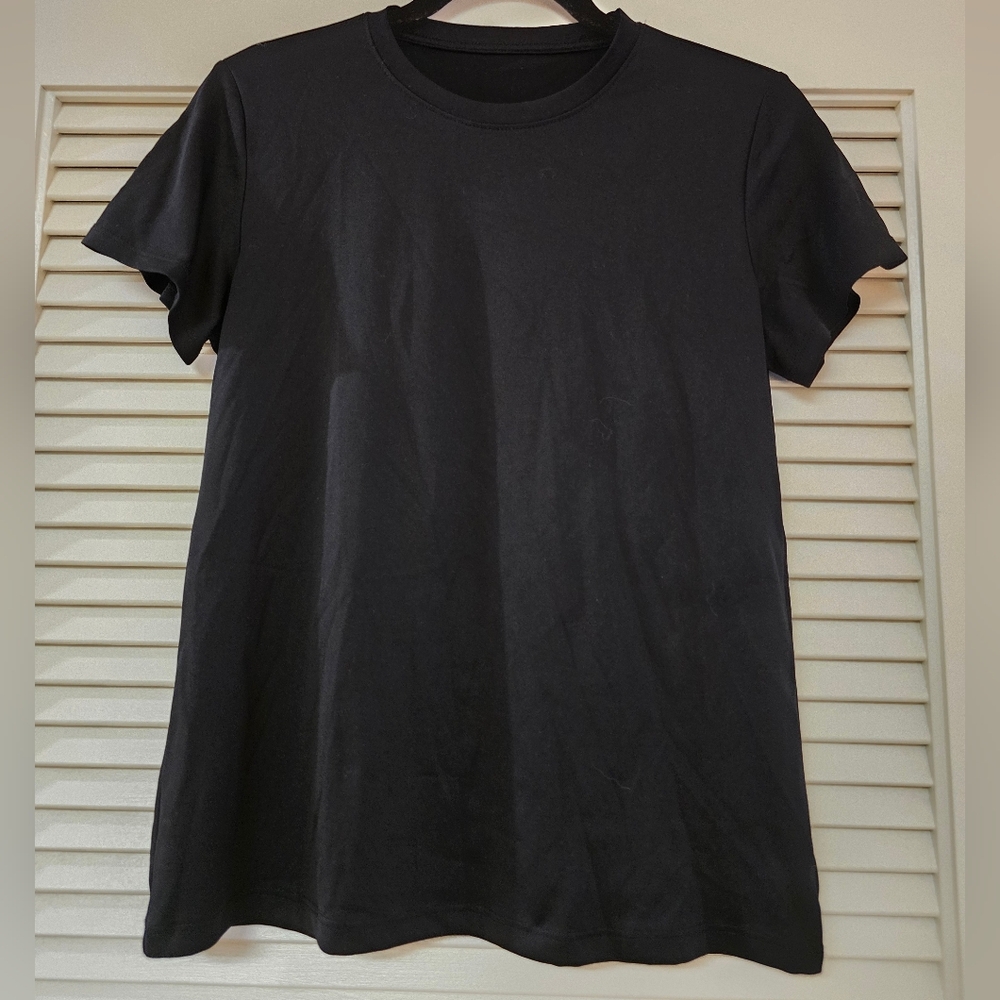 Black Short-Sleeve Lightweight Top